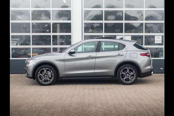 Alfa Romeo Stelvio 2.0 Turbo Aut. AWD 200pk Super | Schuif/Kantel dak | Trekhaak | Leder | Navi | Elek. Stoelen Alfa Romeo Stelvio 2.0 Turbo Aut. AWD 200pk Super | Schuif/Kantel dak | Trekhaak | Leder | Navi | Elek. Stoelen