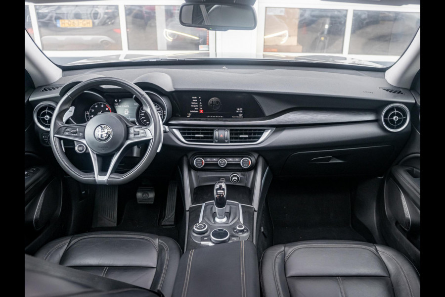 Alfa Romeo Stelvio 2.0 Turbo Aut. AWD 200pk Super | Schuif/Kantel dak | Trekhaak | Leder | Navi | Elek. Stoelen Alfa Romeo Stelvio 2.0 Turbo Aut. AWD 200pk Super | Schuif/Kantel dak | Trekhaak | Leder | Navi | Elek. Stoelen