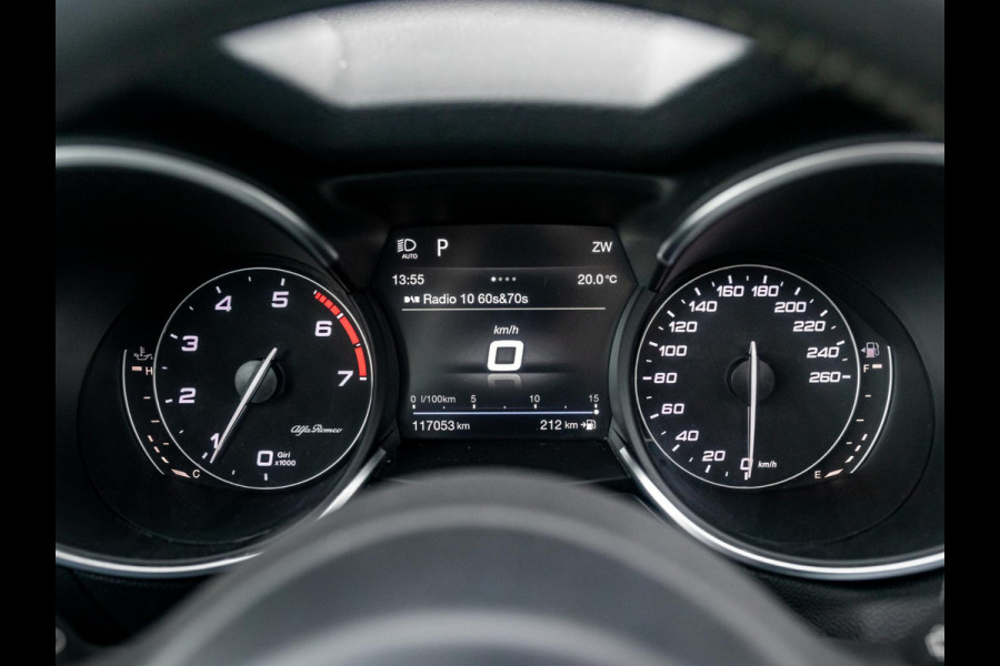 Alfa Romeo Stelvio 2.0 Turbo Aut. AWD 200pk Super | Schuif/Kantel dak | Trekhaak | Leder | Navi | Elek. Stoelen Alfa Romeo Stelvio 2.0 Turbo Aut. AWD 200pk Super | Schuif/Kantel dak | Trekhaak | Leder | Navi | Elek. Stoelen