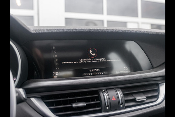 Alfa Romeo Stelvio 2.0 Turbo Aut. AWD 200pk Super | Schuif/Kantel dak | Trekhaak | Leder | Navi | Elek. Stoelen Alfa Romeo Stelvio 2.0 Turbo Aut. AWD 200pk Super | Schuif/Kantel dak | Trekhaak | Leder | Navi | Elek. Stoelen