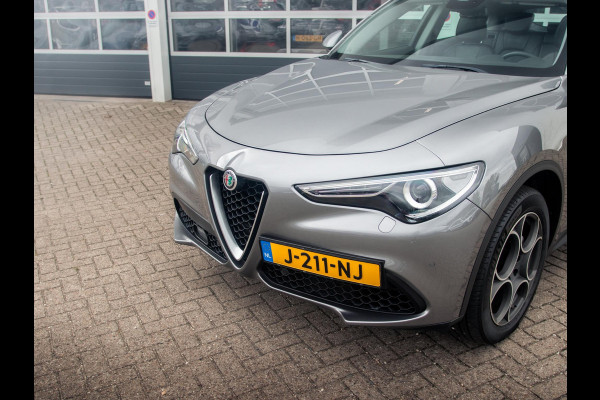 Alfa Romeo Stelvio 2.0 Turbo Aut. AWD 200pk Super | Schuif/Kantel dak | Trekhaak | Leder | Navi | Elek. Stoelen Alfa Romeo Stelvio 2.0 Turbo Aut. AWD 200pk Super | Schuif/Kantel dak | Trekhaak | Leder | Navi | Elek. Stoelen