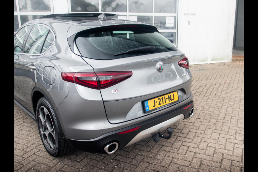Alfa Romeo Stelvio 2.0 Turbo Aut. AWD 200pk Super | Schuif/Kantel dak | Trekhaak | Leder | Navi | Elek. Stoelen Alfa Romeo Stelvio 2.0 Turbo Aut. AWD 200pk Super | Schuif/Kantel dak | Trekhaak | Leder | Navi | Elek. Stoelen