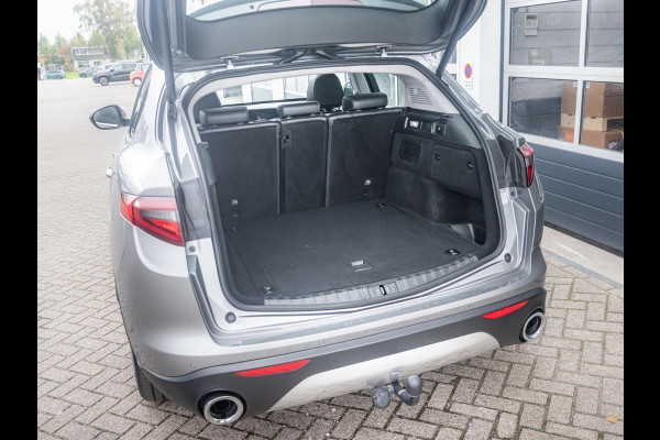 Alfa Romeo Stelvio 2.0 Turbo Aut. AWD 200pk Super | Schuif/Kantel dak | Trekhaak | Leder | Navi | Elek. Stoelen Alfa Romeo Stelvio 2.0 Turbo Aut. AWD 200pk Super | Schuif/Kantel dak | Trekhaak | Leder | Navi | Elek. Stoelen