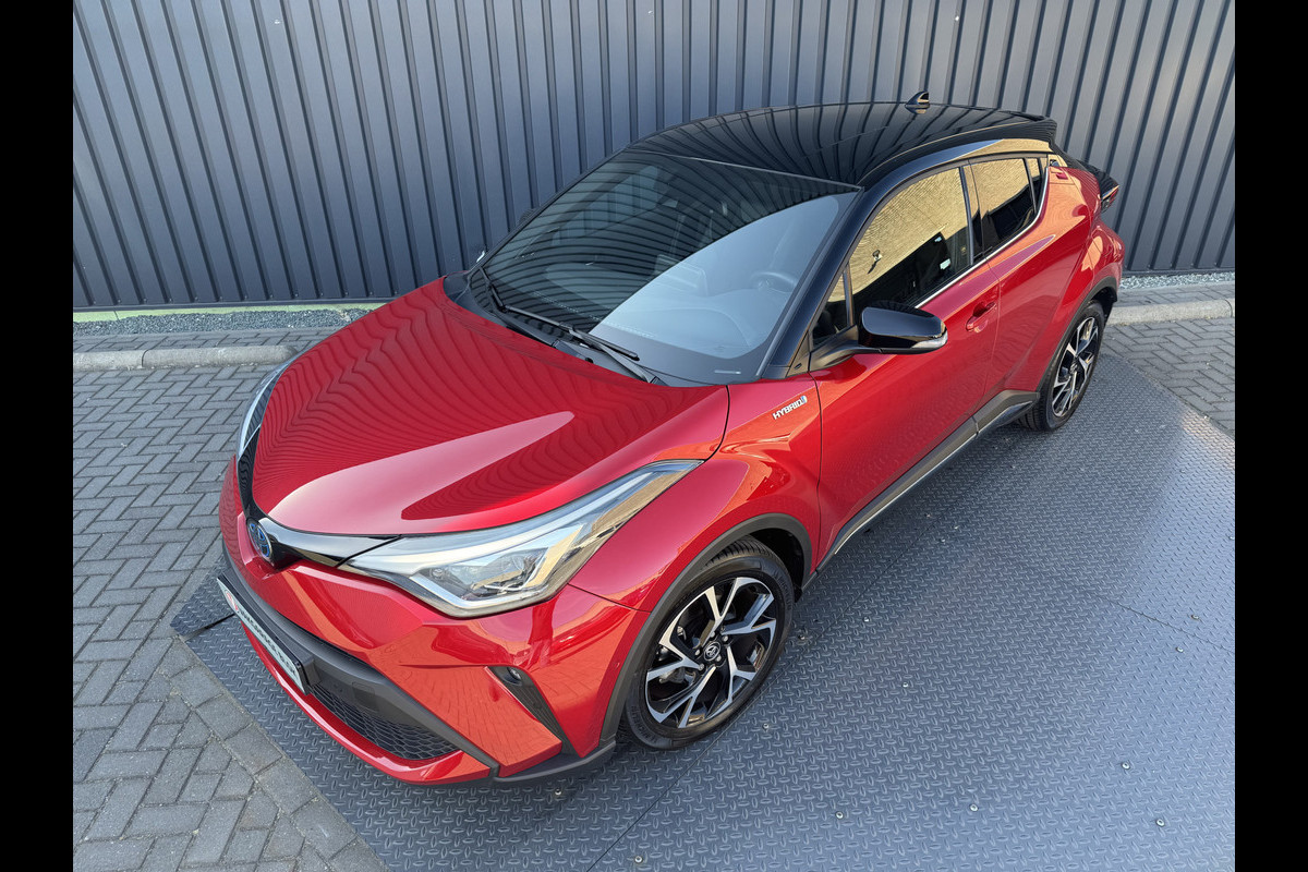 Toyota C-HR 1.8 Hybrid Executive / Bi tone | Leer/Alcantara | Trekhaak | JBL | LED | Rijklaar!! Toyota C-HR 1.8 Hybrid Executive / Bi tone | Leer/Alcantara | Trekhaak | JBL | LED | Rijklaar!!