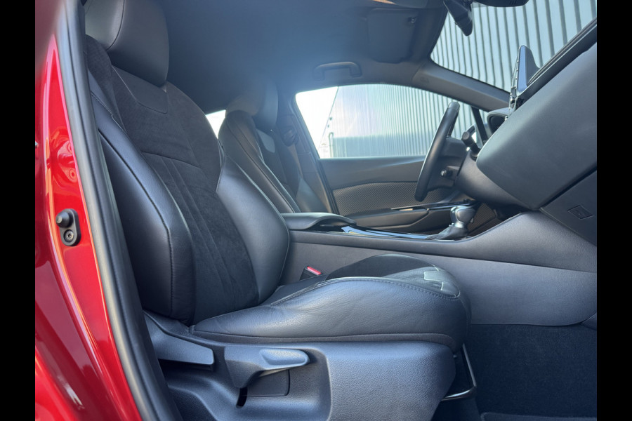 Toyota C-HR 1.8 Hybrid Executive / Bi tone | Leer/Alcantara | Trekhaak | JBL | LED | Rijklaar!!