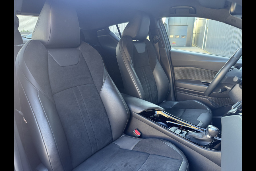 Toyota C-HR 1.8 Hybrid Executive / Bi tone | Leer/Alcantara | Trekhaak | JBL | LED | Rijklaar!!