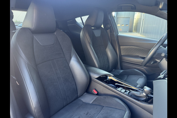 Toyota C-HR 1.8 Hybrid Executive / Bi tone | Leer/Alcantara | Trekhaak | JBL | LED | Rijklaar!!
