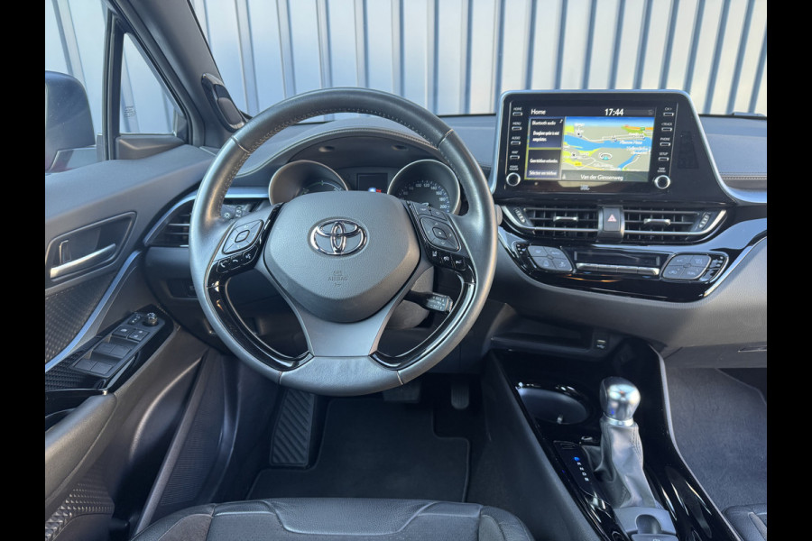 Toyota C-HR 1.8 Hybrid Executive / Bi tone | Leer/Alcantara | Trekhaak | JBL | LED | Rijklaar!!