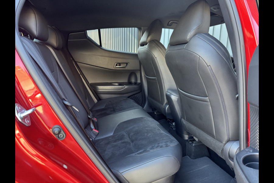 Toyota C-HR 1.8 Hybrid Executive / Bi tone | Leer/Alcantara | Trekhaak | JBL | LED | Rijklaar!!
