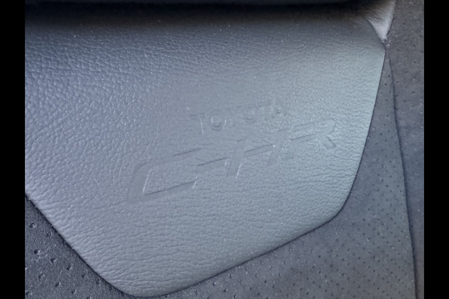 Toyota C-HR 1.8 Hybrid Executive / Bi tone | Leer/Alcantara | Trekhaak | JBL | LED | Rijklaar!!