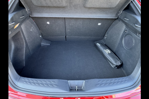 Toyota C-HR 1.8 Hybrid Executive / Bi tone | Leer/Alcantara | Trekhaak | JBL | LED | Rijklaar!!