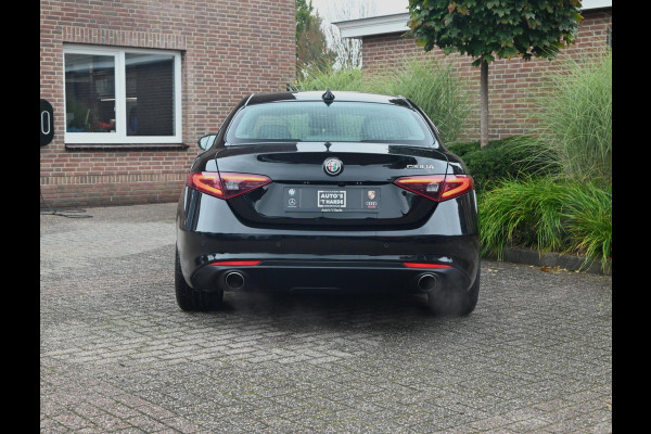 Alfa Romeo Giulia 2.0T Super 200 PK Aut. Leder Camera Memory Stuurwiel verw. Keyless 18''