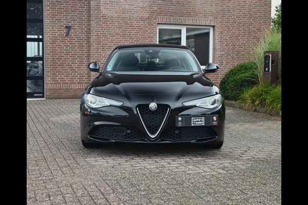 Alfa Romeo Giulia 2.0T Super 200 PK Aut. Leder Camera Memory Stuurwiel verw. Keyless 18''