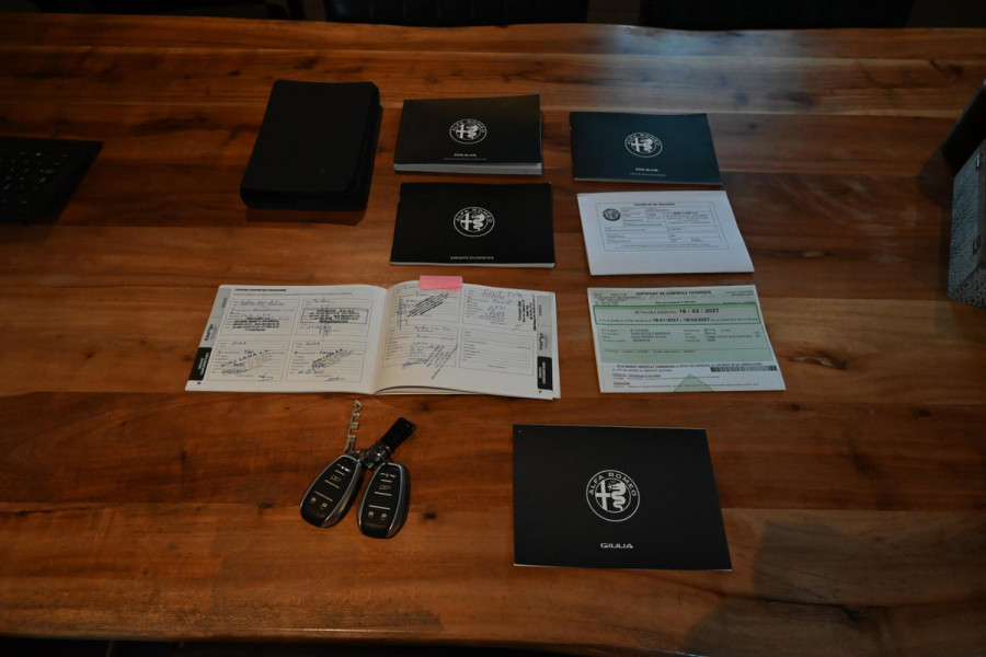 Alfa Romeo Giulia 2.0T Super 200 PK Aut. Leder Camera Memory Stuurwiel verw. Keyless 18''