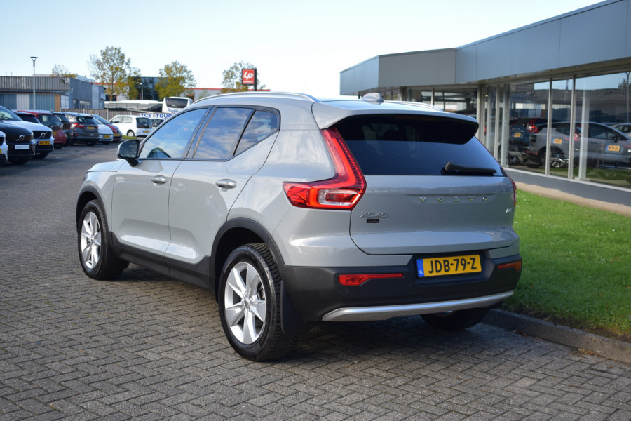 Volvo XC40 B4 211PK Automaat Core ACC | Trekhaak | Blis | All season | Camera | Stoelverwarming | Stuurverwarming