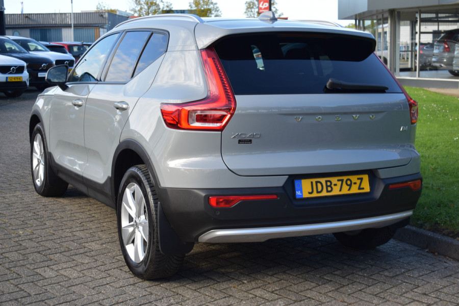 Volvo XC40 B4 211PK Automaat Core ACC | Trekhaak | Blis | All season | Camera | Stoelverwarming | Stuurverwarming