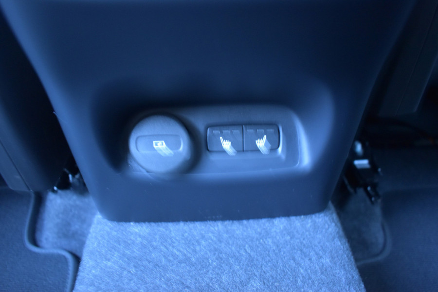 Volvo XC40 B4 211PK Automaat Core ACC | Trekhaak | Blis | All season | Camera | Stoelverwarming | Stuurverwarming
