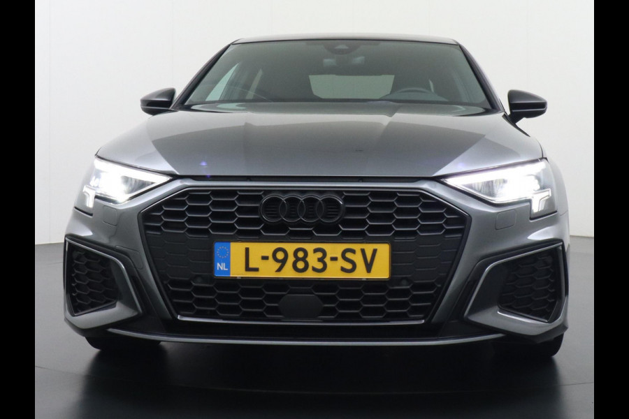Audi A3 Limousine 35 TFSI S edition S line in- exterieur+ sportonderstel | VIRTUAL DASH | PANORAMADAK | LEDER+ STOELVERWARMING | CAMERA | AMBILIGHT | RIJKLAARPRIJS INCL. 12MND BOVAG