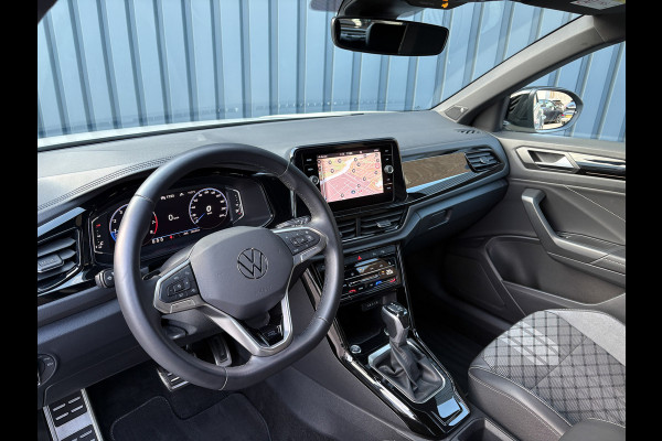 Volkswagen T-Roc 1.5 TSI R-Line Business | Beats | Panodak | Trekhaak afnb | 19'' | Keyless | IQ Light | Prijs Rijklaar!!