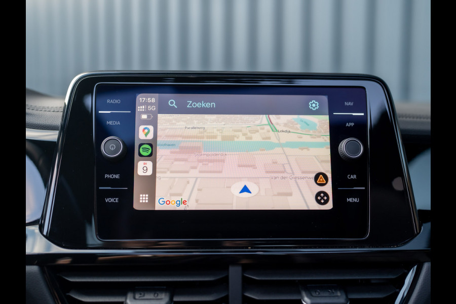 Volkswagen T-Roc 1.5 TSI R-Line Business | Beats | Panodak | Trekhaak afnb | 19'' | Keyless | IQ Light | Prijs Rijklaar!!