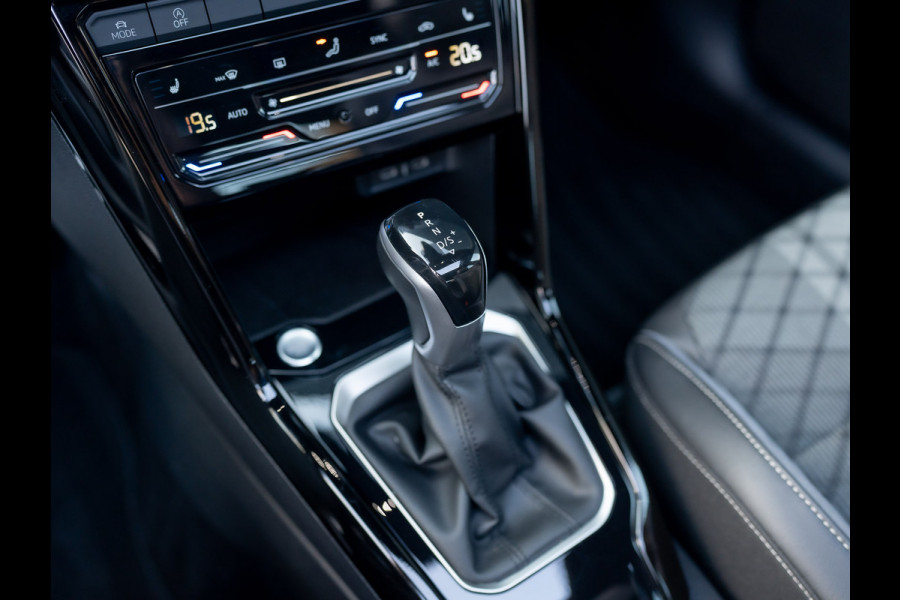 Volkswagen T-Roc 1.5 TSI R-Line Business | Beats | Panodak | Trekhaak afnb | 19'' | Keyless | IQ Light | Prijs Rijklaar!!