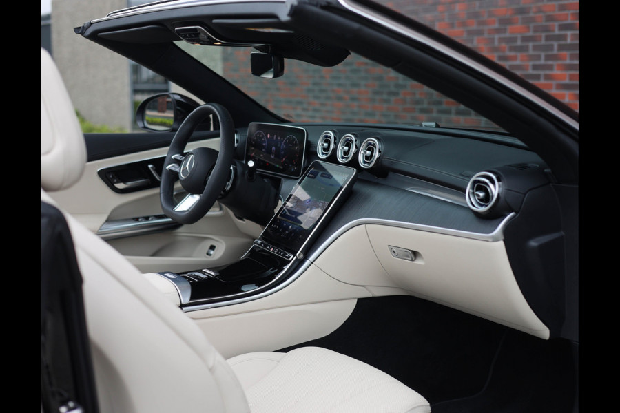 Mercedes-Benz CLE Cabriolet 300 4MATIC AMG Line | Burmester - Airscarf - Trekhaak