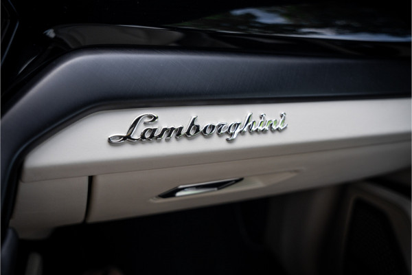 Lamborghini Urus 4.0 V8 (650pk) ** Panodak ** Advanced B&O 3D ** Massage ** 23inch Lamborghini Urus 4.0 V8 (650pk) ** Panodak ** Advanced B&O 3D ** Massage ** 23inch