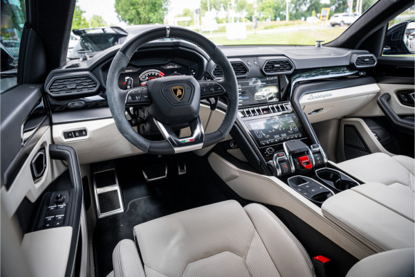 Lamborghini Urus 4.0 V8 (650pk) ** Panodak ** Advanced B&O 3D ** Massage ** 23inch Lamborghini Urus 4.0 V8 (650pk) ** Panodak ** Advanced B&O 3D ** Massage ** 23inch