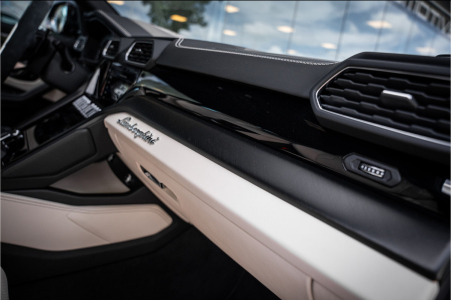 Lamborghini Urus 4.0 V8 (650pk) ** Panodak ** Advanced B&O 3D ** Massage ** 23inch Lamborghini Urus 4.0 V8 (650pk) ** Panodak ** Advanced B&O 3D ** Massage ** 23inch