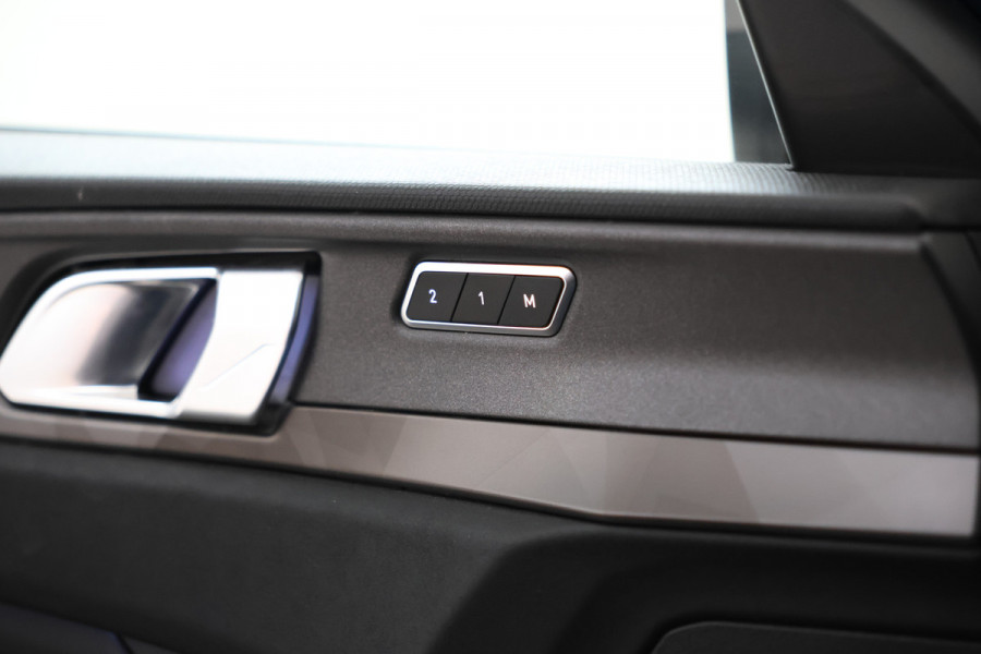 Lynk & Co 01 1.5 Full black, Navigatie 360 Graden, climate,