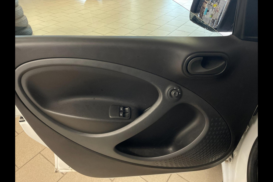 Smart Forfour 1.0 Business Solution AIRCO CRUISE BLUETOOTH ELEK RAMEN CENT VERG LM VELGEN PRIVACYGLAS ZEER NETTE AUTO