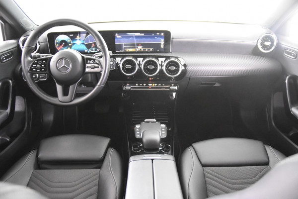Mercedes-Benz A-Klasse 180 *1ste Eigenaar*Leer*Stoelverwarming*DAB* Mercedes-Benz A-Klasse 180 *1ste Eigenaar*Leer*Stoelverwarming*DAB*