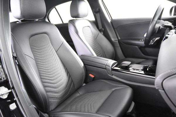 Mercedes-Benz A-Klasse 180 *1ste Eigenaar*Leer*Stoelverwarming*DAB* Mercedes-Benz A-Klasse 180 *1ste Eigenaar*Leer*Stoelverwarming*DAB*