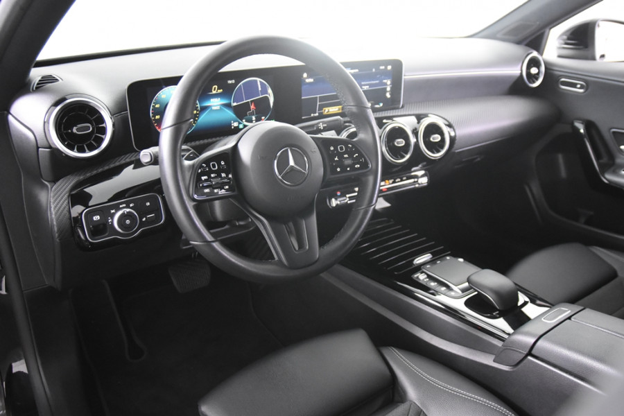 Mercedes-Benz A-Klasse 180 *1ste Eigenaar*Leer*Stoelverwarming*DAB* Mercedes-Benz A-Klasse 180 *1ste Eigenaar*Leer*Stoelverwarming*DAB*