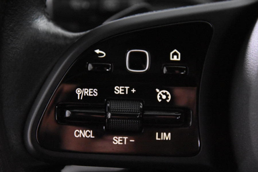 Mercedes-Benz A-Klasse 180 *1ste Eigenaar*Leer*Stoelverwarming*DAB* Mercedes-Benz A-Klasse 180 *1ste Eigenaar*Leer*Stoelverwarming*DAB*