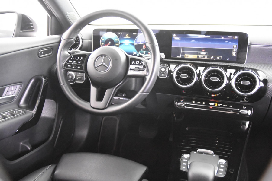 Mercedes-Benz A-Klasse 180 *1ste Eigenaar*Leer*Stoelverwarming*DAB* Mercedes-Benz A-Klasse 180 *1ste Eigenaar*Leer*Stoelverwarming*DAB*