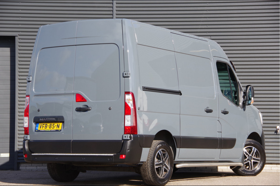 Renault Master T35 2.3 dCi L1H2 135PK, CAMERA, CRUISE, ZONNEKLEP LED, AIRCO, CARPLAY, PARKEERSENSOREN