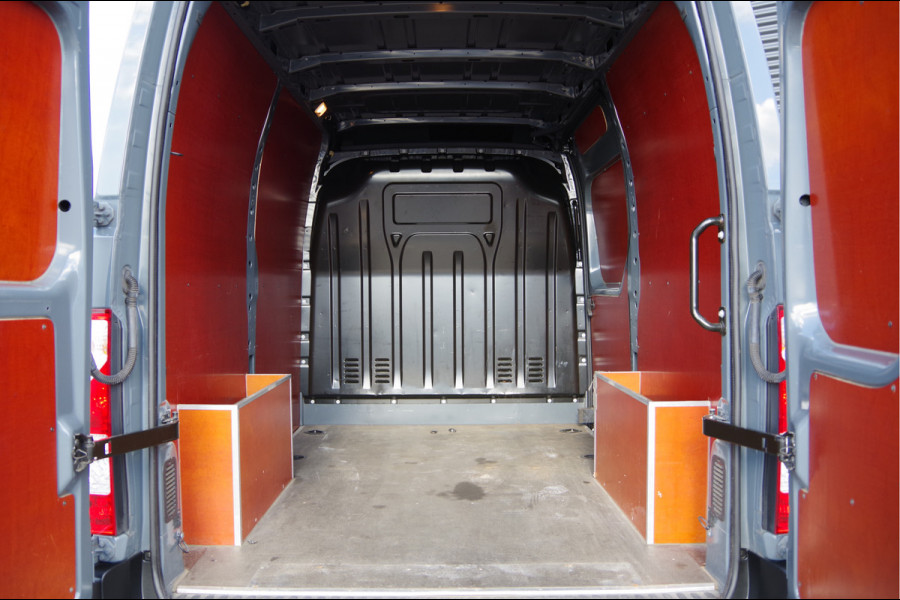 Renault Master T35 2.3 dCi L1H2 135PK, CAMERA, CRUISE, ZONNEKLEP LED, AIRCO, CARPLAY, PARKEERSENSOREN