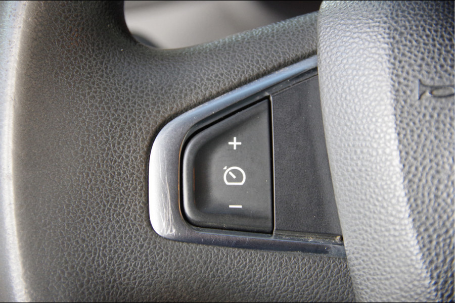 Renault Master T35 2.3 dCi L1H2 135PK, CAMERA, CRUISE, ZONNEKLEP LED, AIRCO, CARPLAY, PARKEERSENSOREN