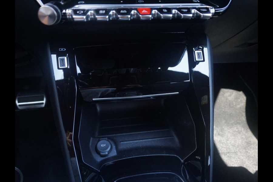 Peugeot 208 Hybrid 136 e-DCS6 GT
