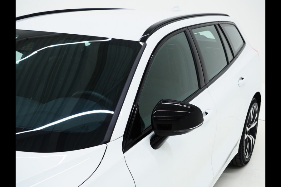 Volvo V60 2.0 T6 Recharge AWD R-Design | Panoramadak | Pilot Assist | Keyless | Camera | Memory | Carplay