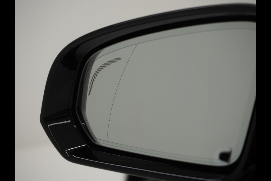 Volvo V60 2.0 T6 Recharge AWD R-Design | Panoramadak | Pilot Assist | Keyless | Camera | Memory | Carplay