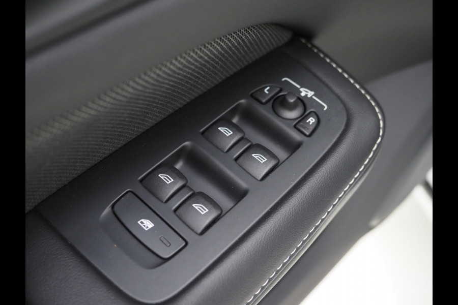 Volvo V60 2.0 T6 Recharge AWD R-Design | Panoramadak | Pilot Assist | Keyless | Camera | Memory | Carplay