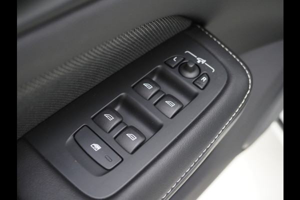 Volvo V60 2.0 T6 Recharge AWD R-Design | Panoramadak | Pilot Assist | Keyless | Camera | Memory | Carplay