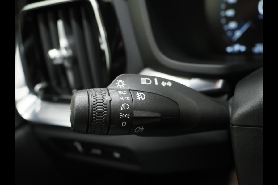 Volvo V60 2.0 T6 Recharge AWD R-Design | Panoramadak | Pilot Assist | Keyless | Camera | Memory | Carplay