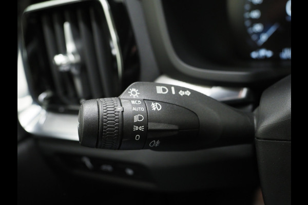 Volvo V60 2.0 T6 Recharge AWD R-Design | Panoramadak | Pilot Assist | Keyless | Camera | Memory | Carplay