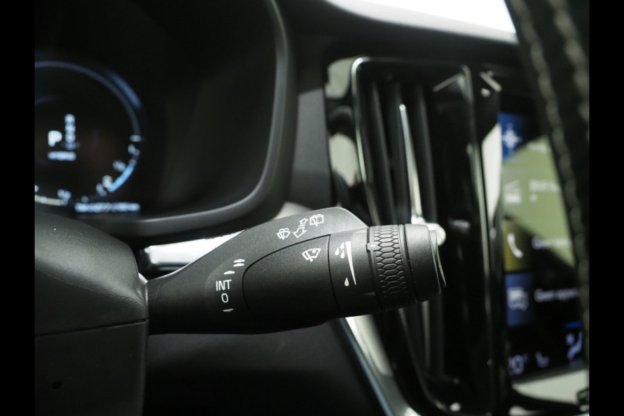 Volvo V60 2.0 T6 Recharge AWD R-Design | Panoramadak | Pilot Assist | Keyless | Camera | Memory | Carplay