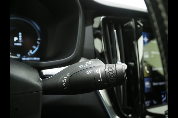 Volvo V60 2.0 T6 Recharge AWD R-Design | Panoramadak | Pilot Assist | Keyless | Camera | Memory | Carplay