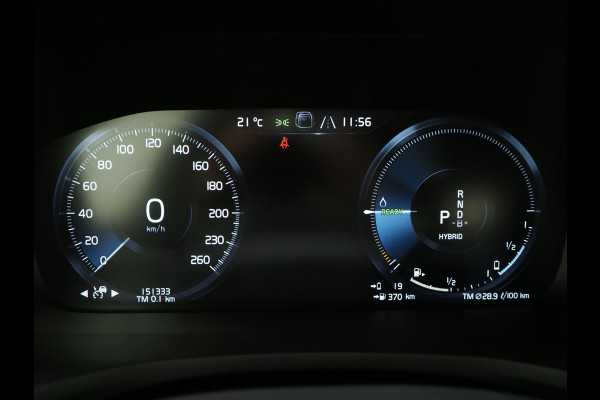Volvo V60 2.0 T6 Recharge AWD R-Design | Panoramadak | Pilot Assist | Keyless | Camera | Memory | Carplay