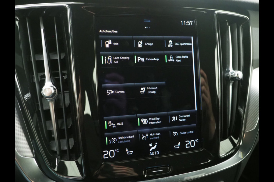 Volvo V60 2.0 T6 Recharge AWD R-Design | Panoramadak | Pilot Assist | Keyless | Camera | Memory | Carplay